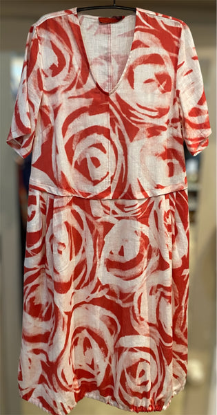 A Shaped Dress with V Neck in Poppy Print