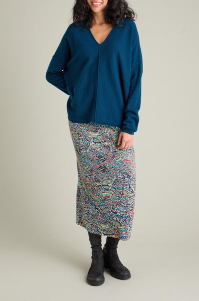 Merino Wool V Neck Jumper in Marine