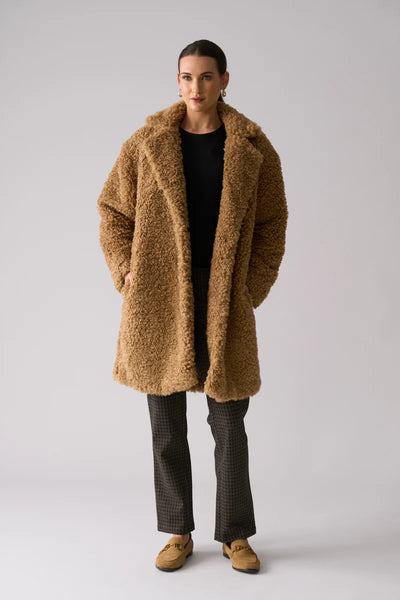 Yogi Coat in Teddy